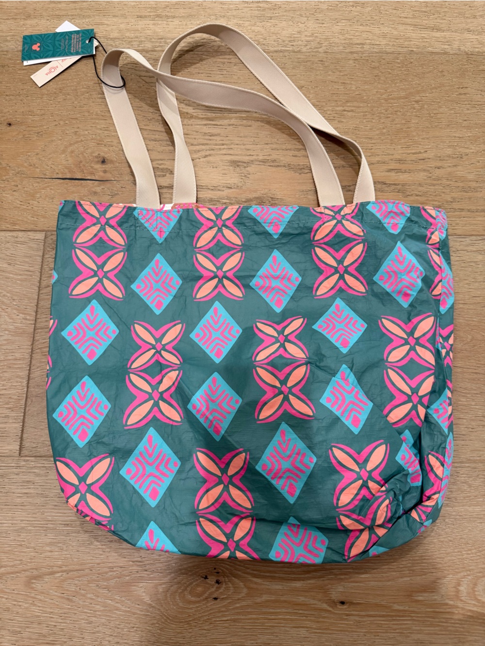 NEW Aloha Collection X Disney Moana Reversible Tote - Picture 5 of 5